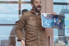 Hundreds pack Indianapolis library for Kirk Cameron story hour after book reading dispute