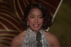 Angela Bassett honors God after making history with Golden Globes win: 'Good things come to those who pray'