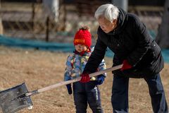 China reports first population drop in six decades