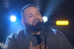 'Voice' finalist Jeremy Rosado brings Kelly Clarkson to tears talking about the ‘goodness of God’