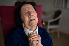 Oldest known person, Sister André, dies at 118
