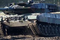 Western leaders press Germany on battle tanks to Ukraine