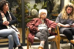 Remember: Tel Aviv Holocaust Survivor Relays Powerful Story to Journalists in Living Room Setting