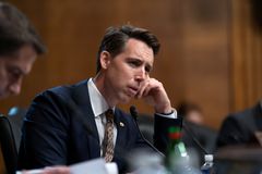 Senator Proposes PELOSI Act to Ban Lawmakers and Spouses from Stock Profits from Insider Knowledge