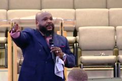 Police-Officer-Turned-Pastor Says His Prayer Stopped Church Robbers in Their Tracks: 'They Felt the Power of God'