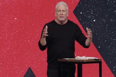 Louie Giglio shares how worship helped him cope with depression: Jesus is the 'antidepressant'