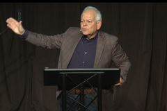 Ex-SBC Pres. Johnny Hunt confesses to ‘only kissing and some awkward fondling’ in defamation suit