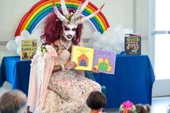 City criminalizes protests near drag queen library events for kids; pastor arrested