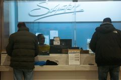 World Markets Rattled by US Bank Failures: Can Regulators Avoid Repeat of 2008?