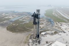 SpaceX postpones launch of “most powerful” rocket