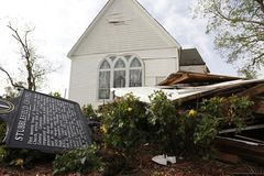 Tornadoes kill at least three people in Oklahoma