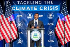 EPA proposes first limits on CO2 emissions from power plants