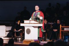 Dew reminds graduates there is ‘gain in loss, life in death’ | Baptist Press