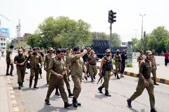 Police besiege former Pakistani PM’s home looking for protesters