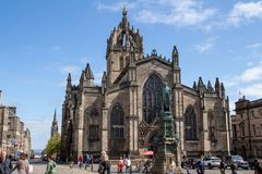 Church of Scotland loses over half its membership since 2000; age of average worshiper is 62: report
