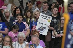 Utah District’s Bible Ban Spurs Protest by Parents, Republicans