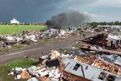 5 killed, hundreds of thousands lose power as tornadoes, storms hit Southern states