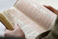 Utah school district returns Bible to shelves