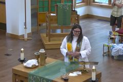 Female Lutheran pastor leads church in 'sparkle creed' prayer to 'nonbinary' God, says Christ Jesus had '2 dads'