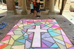 Sarah Huckabee Sanders says she’s not removing kids’ sidewalk chalk cross at governor's mansion
