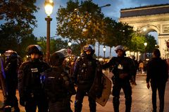 Thousands arrested in French riots