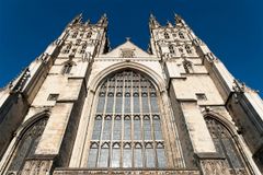 Church of England seeks to regain power to defrock priests, bishops