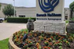 What are Messianic Jews and what do they believe about Jesus, salvation, the New Testament