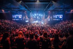 Few worship leaders avoid Hillsong, Bethel songs — despite controversies and scandal