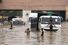 India’s death toll from monsoon rains reaches 100