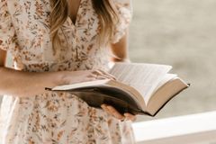 Bridging the opposing views of woman pastors