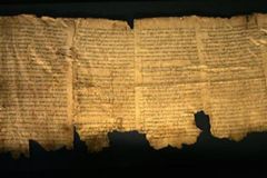 Archaeology Discovery: 25 Dead Sea Scroll Fragments Reveal God's Rewards for Obeying 10 Commandments