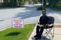 Chicago church takes prayer to the streets | Baptist Press