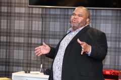 Rickey Smiley Show cast member, comedian Pastor Fred Thomas dead from COVID-19