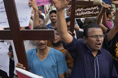 Mob in Pakistan burns Christian churches, homes