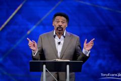 Tony Evans calls for Christian unity amid racial tensions in the Church