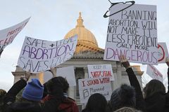 Wisconsin Planned Parenthoods to resume abortions