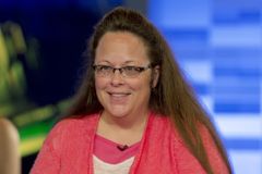 Kim Davis ordered to pay $100K for refusing to issue gay marriage license, will appeal