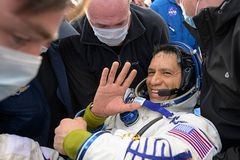 Longest U.S. spaceflight record set
