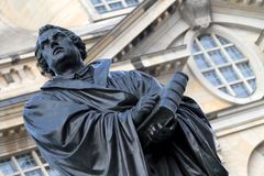 Researchers find surprisingly 'low use of the Bible' among Protestants, Catholics in Germany