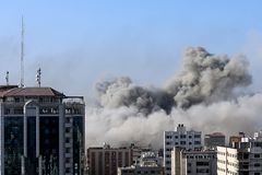 Israel ground assault pushes farther into Gaza Strip