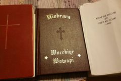 Episcopal Church Donates $45K for Prayer Book Translation in Native American Heart Language