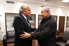 Franklin Graham prays with Netanyahu; Samaritan's Purse donates 21 ambulances to Israel