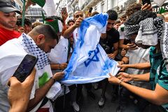 High school students riot, mob teacher for attending pro-Israel rally