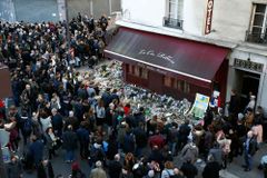 ISIS Claims Paris Was Targeted for Carrying 'the Banner of the Cross in Europe'