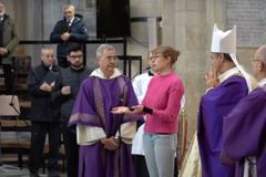 Activists interrupt Catholic Mass by reading from Pope Francis' climate writings