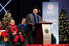 Iorg to graduates: Gospel alone transforms communities | Baptist Press