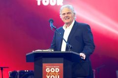 Franklin Graham says Pope Francis doesn't have the right to bless 'what God calls sin'