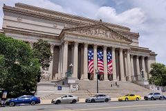 National Archives settles suit with visitors asked to hide pro-life messages