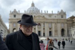 Cardinal Raymond Burke says he's 'still alive' after first meeting with Pope Francis in 7 years