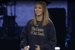 Sadie Robertson Huff kicks off Passion 2024 by challenging young people 'stay steadfast' on Scripture